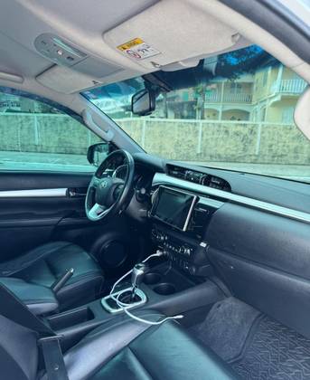 TOYOTA HILUX 2.8 SRV 4X4 CD 16V DIESEL 4P AUTOMÁTICO